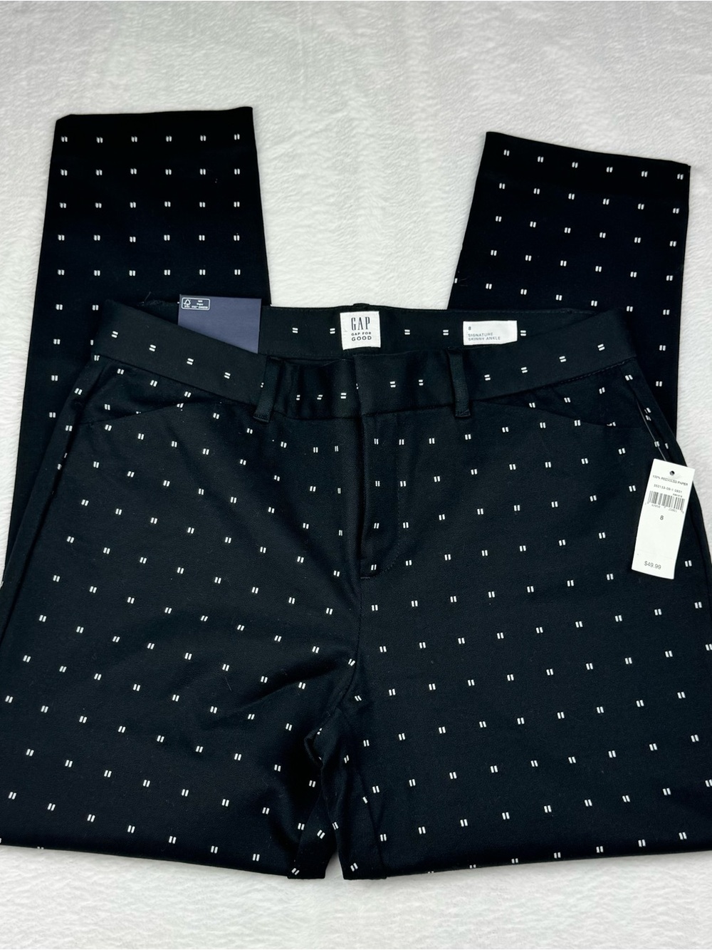 Gap NWT Signature Skinny Ankle stretch Mid rise pants. Size 8. Brand new